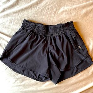 Lululemon Tracker 3” Shorts Like New